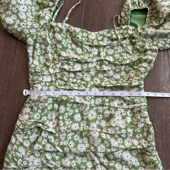 ASTR the Label Green Taupe Ditsy Floral Puffed Sleeve Dress M - Picture 10 of 10